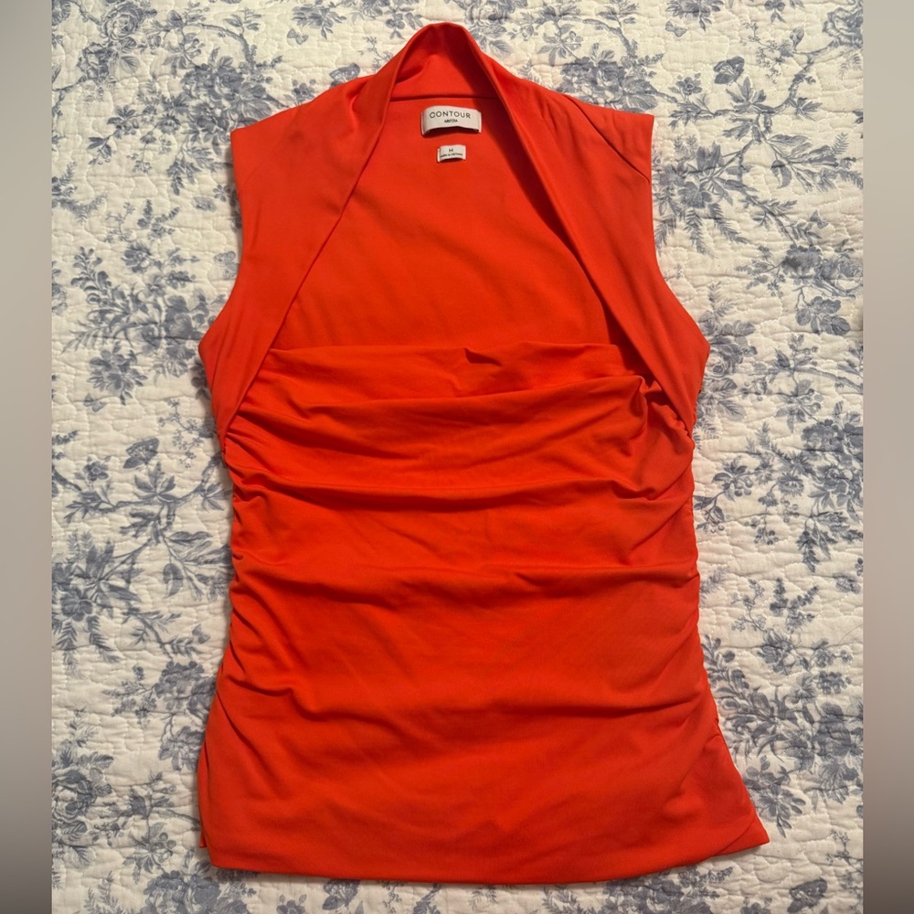 Aritzia Contour Flourish Top